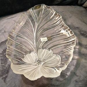 MikasaLarge Hibiscuss Frost Serving Platter